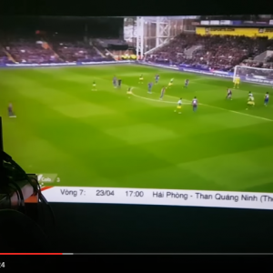 Máy chiếu Android Mini M6 xem bóng đá trên App Viet Mobi TV